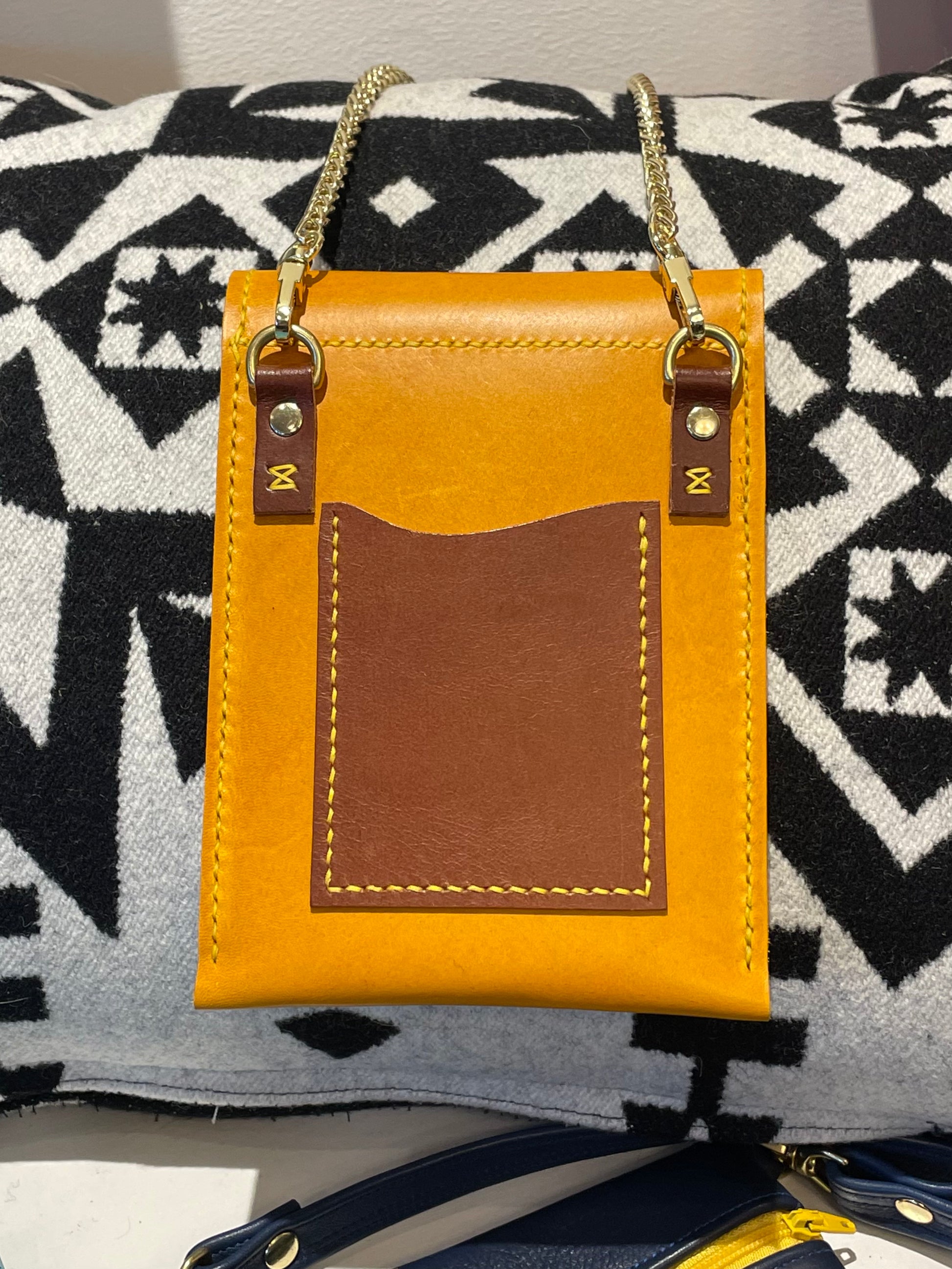 Iphone Carrier image 1