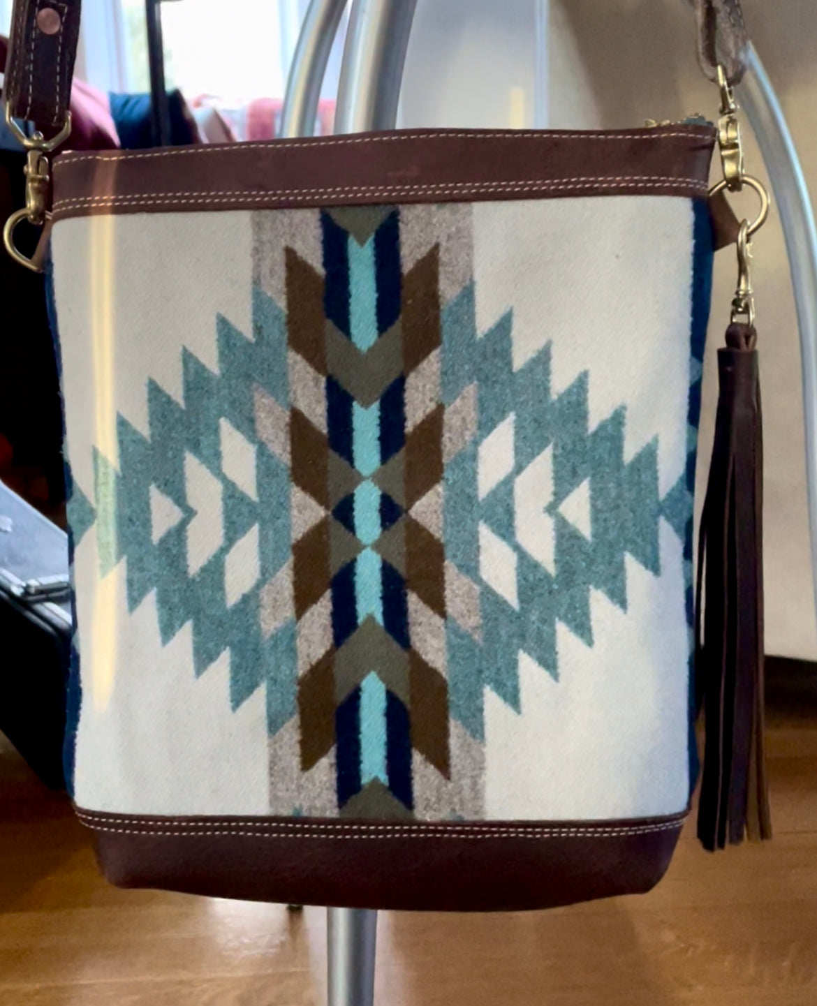 Cross Body Shale + Tassel image 0