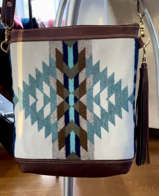 Cross Body Shale + Tassel image 0